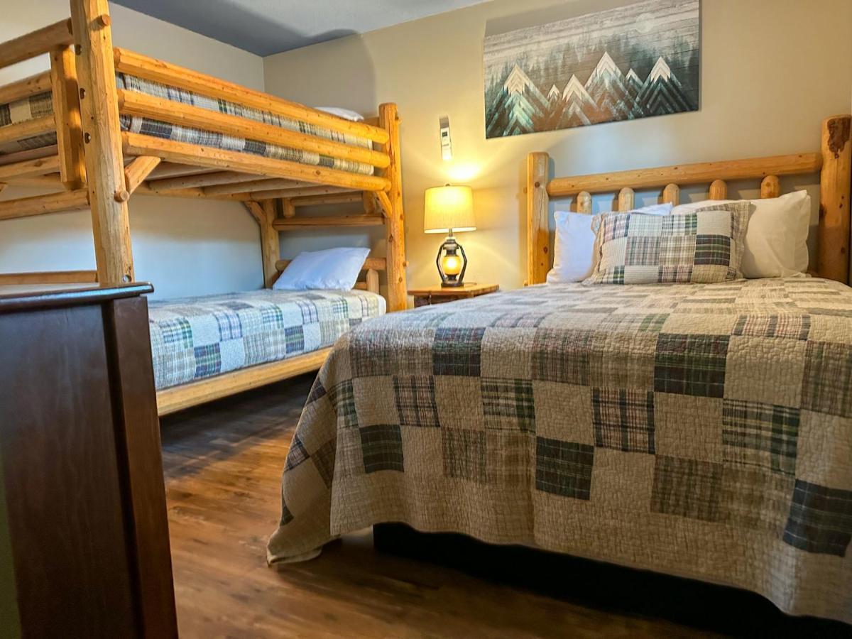 Cougar Lone Fir Resort מראה חיצוני תמונה