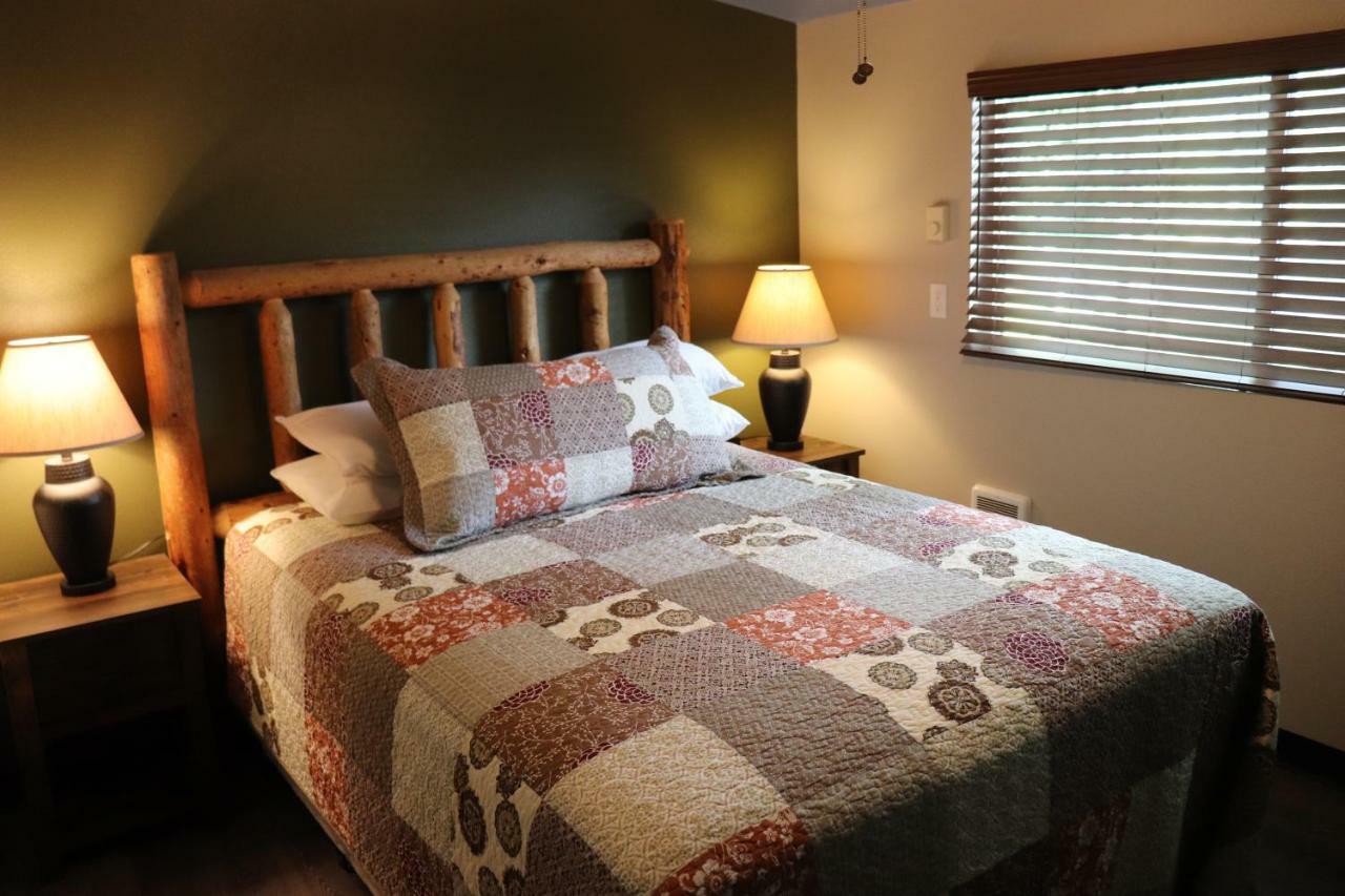 Cougar Lone Fir Resort מראה חיצוני תמונה