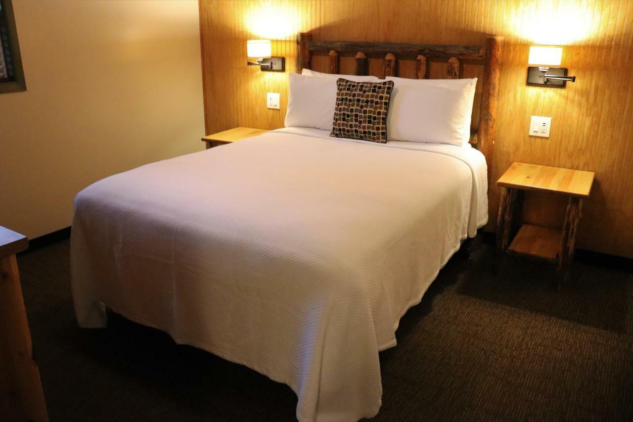 Cougar Lone Fir Resort מראה חיצוני תמונה