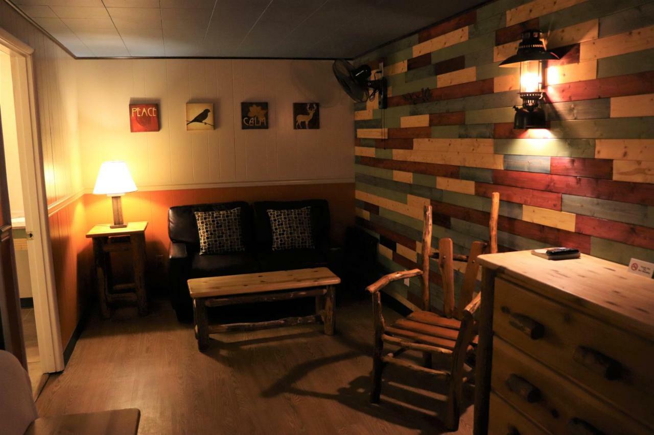 Cougar Lone Fir Resort מראה חיצוני תמונה