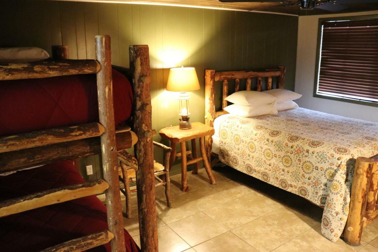 Cougar Lone Fir Resort מראה חיצוני תמונה