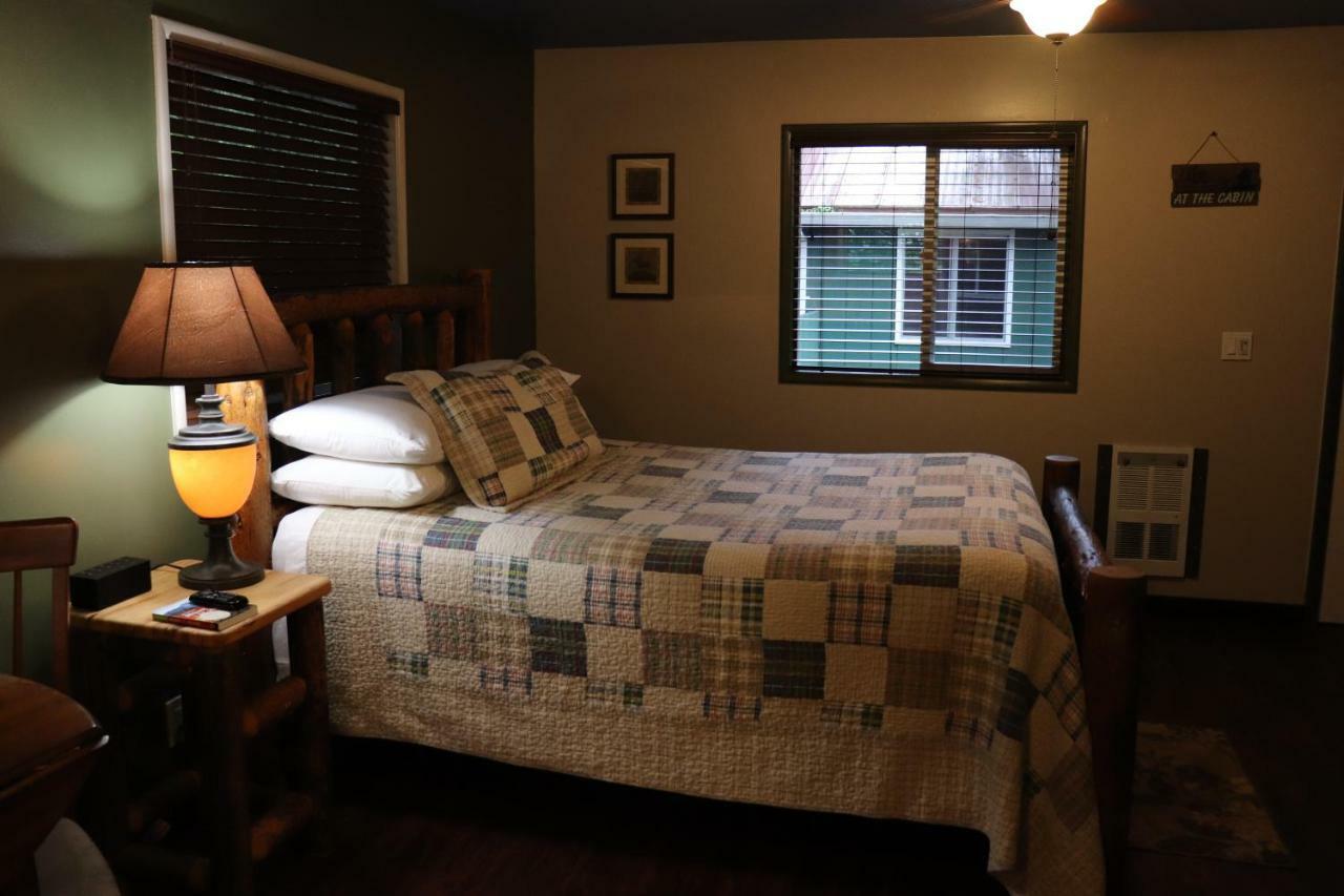Cougar Lone Fir Resort מראה חיצוני תמונה