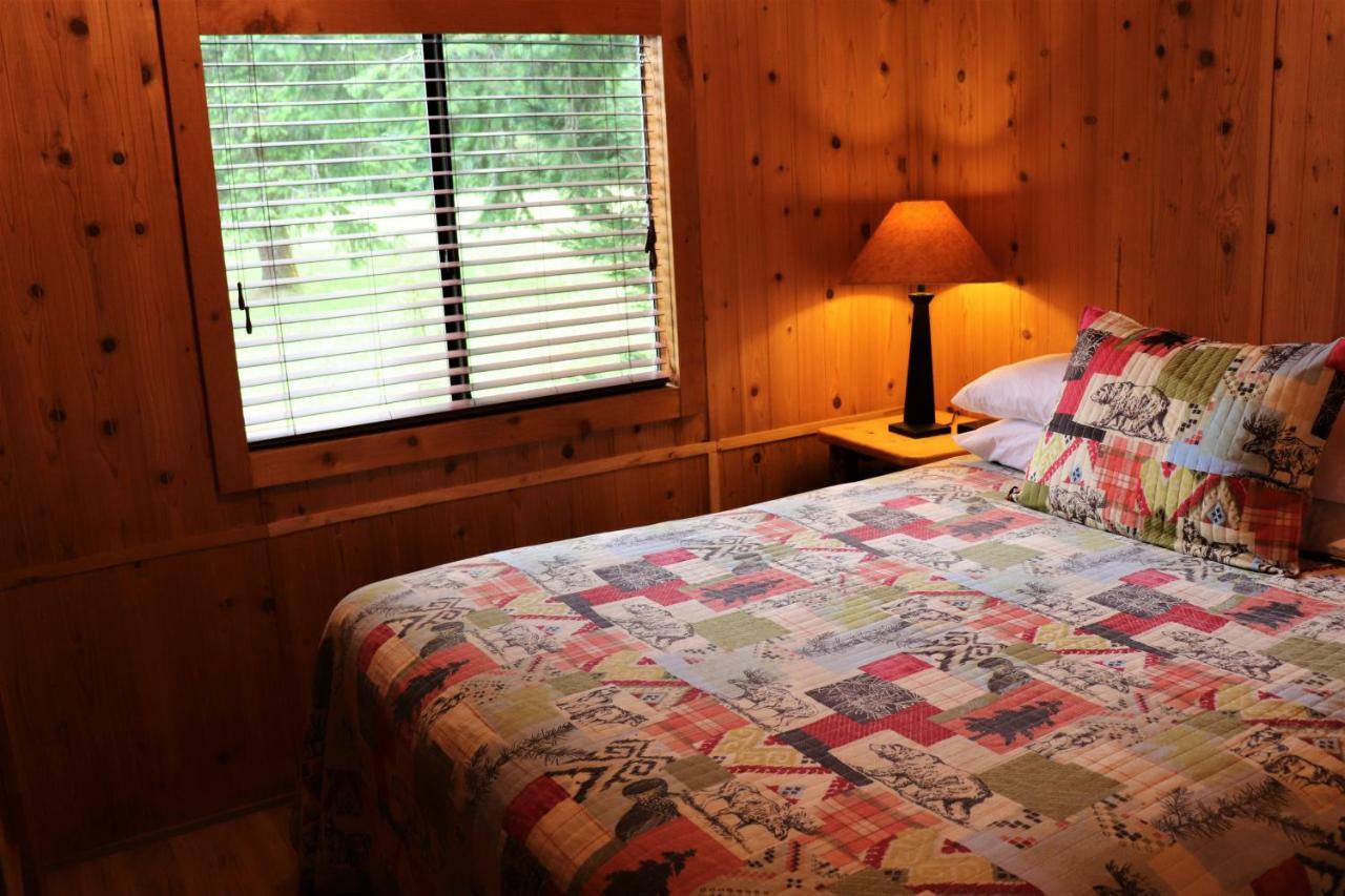 Cougar Lone Fir Resort מראה חיצוני תמונה
