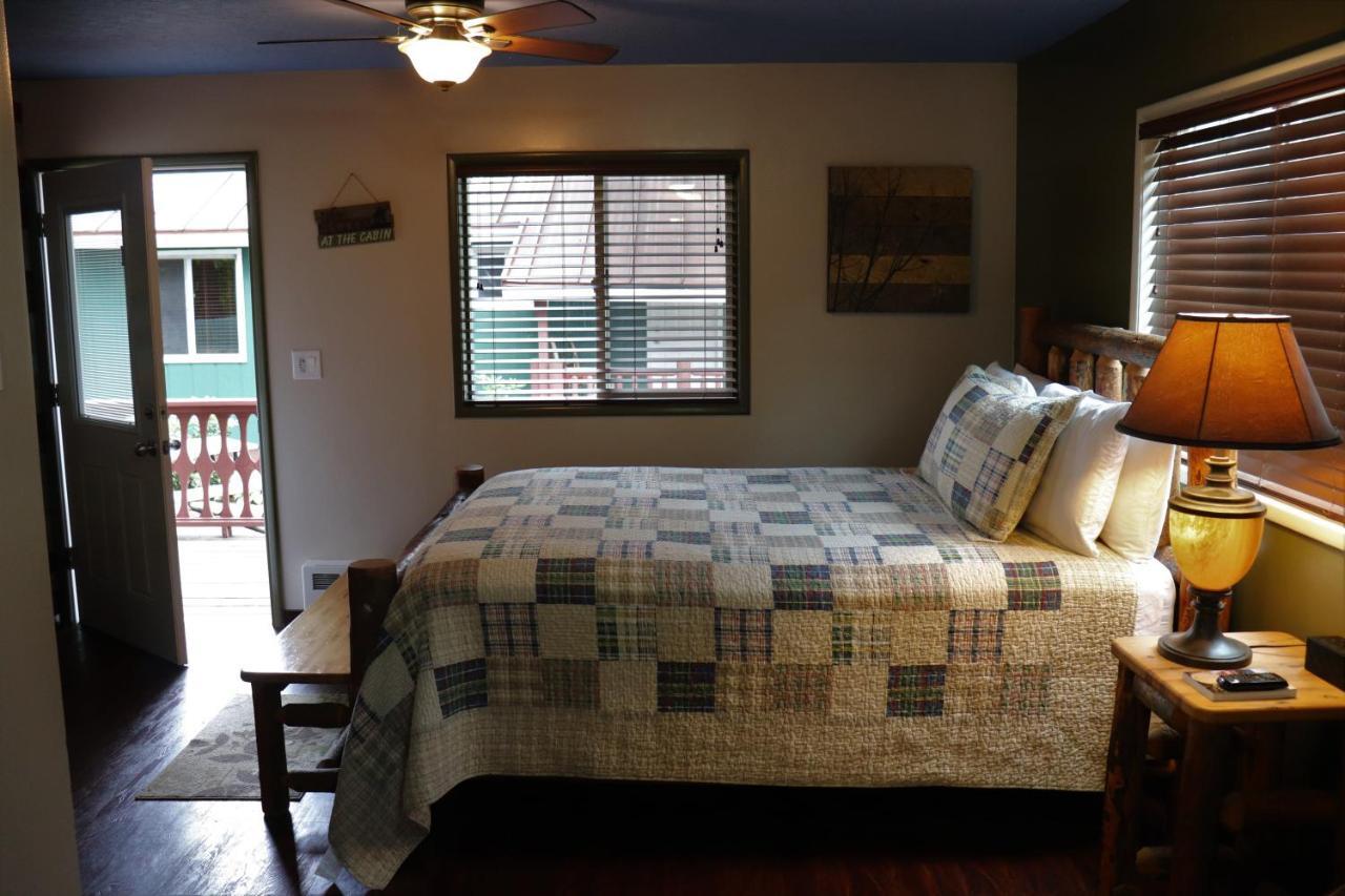 Cougar Lone Fir Resort מראה חיצוני תמונה