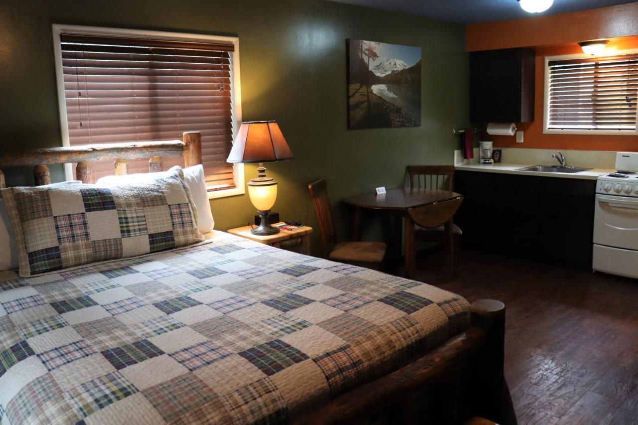 Cougar Lone Fir Resort מראה חיצוני תמונה