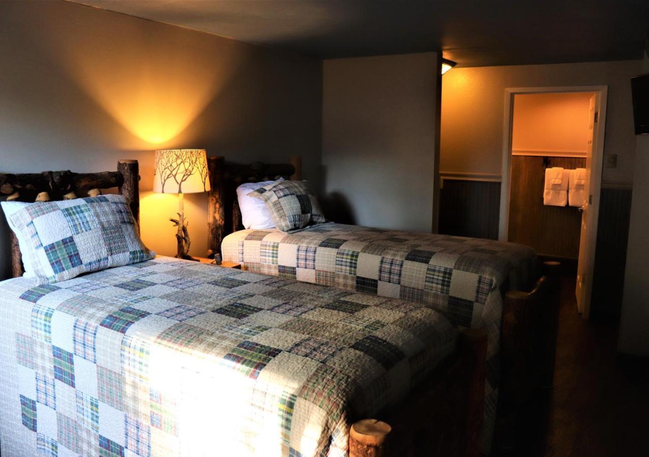 Cougar Lone Fir Resort מראה חיצוני תמונה