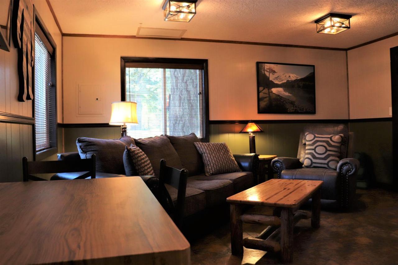 Cougar Lone Fir Resort מראה חיצוני תמונה